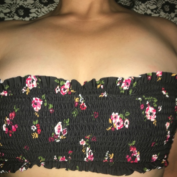 Scrunchy floral strapless bikini top - Picture 2 of 2